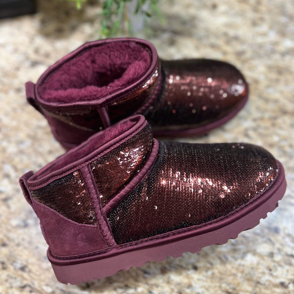 UGG CLASSIC ULTRA MINI MIRROR BALL WILD GRAPE SEQUIN BOOTS US 5